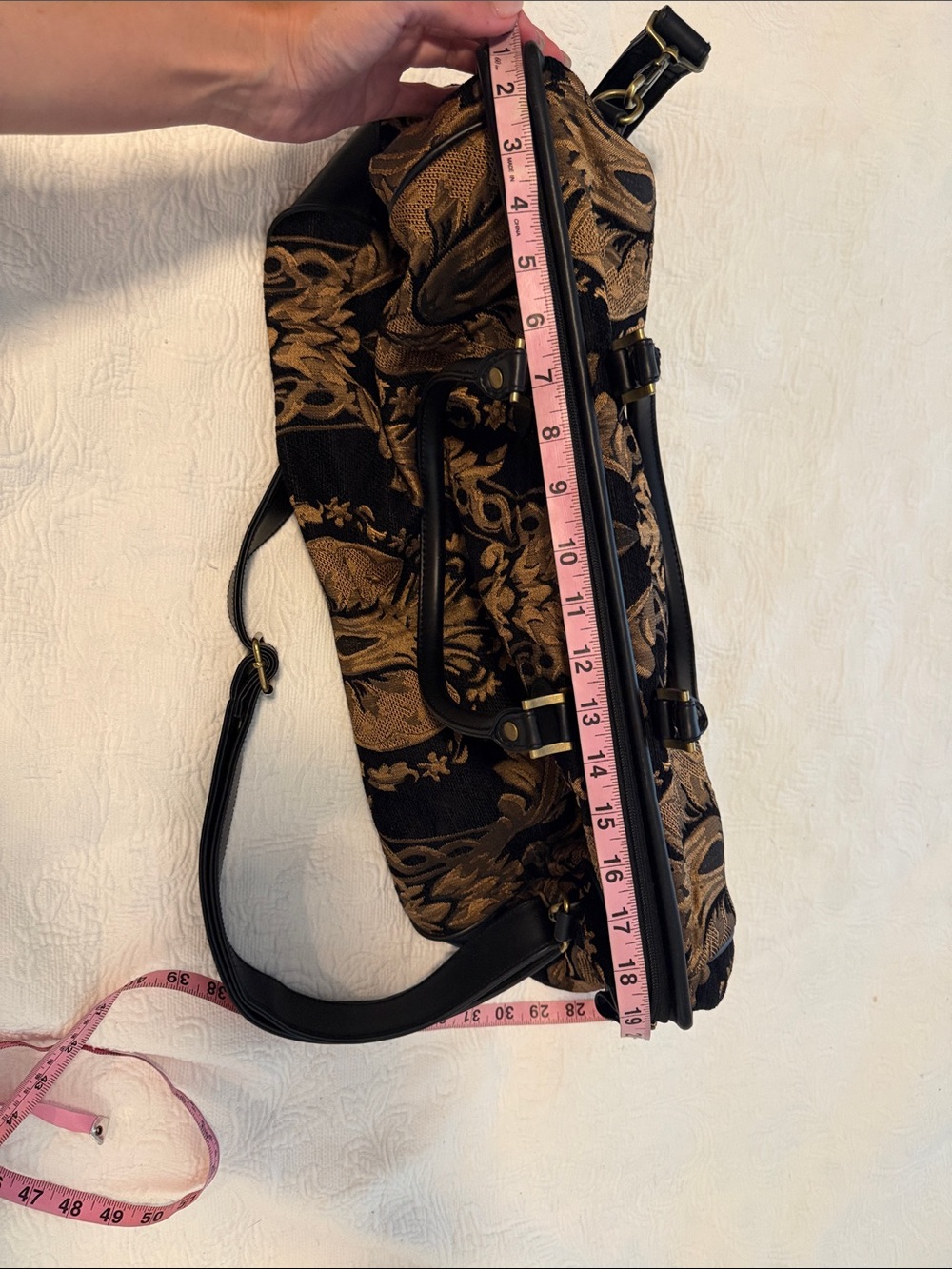 Black and gold tapestry duffle overnight bag - Picture 8 of 10